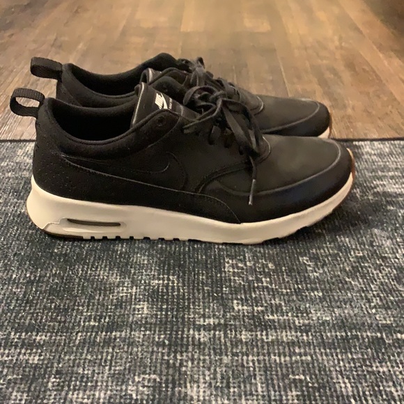 Black leather Nike Air Max Thea - Picture 5 of 6